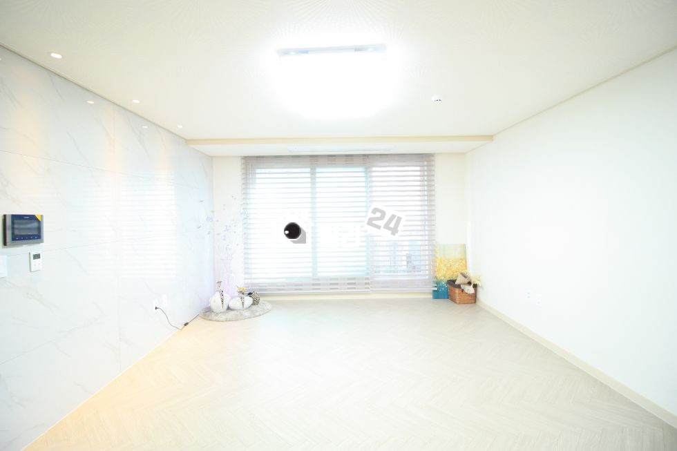 서울 강북구 수유동 ✦✦ 수유동!! 쓰리룸!! 넓은평수!! ✦✦ 초,중,고등학교 학군도 좋아요~~!!!! 이쁜자재와 주방인테리어 굿~~!!!!! 다용도실도 커요~~!!!!!! 구경오세요~~~❣❣❣ 분양 매물번호 33505 사진 1