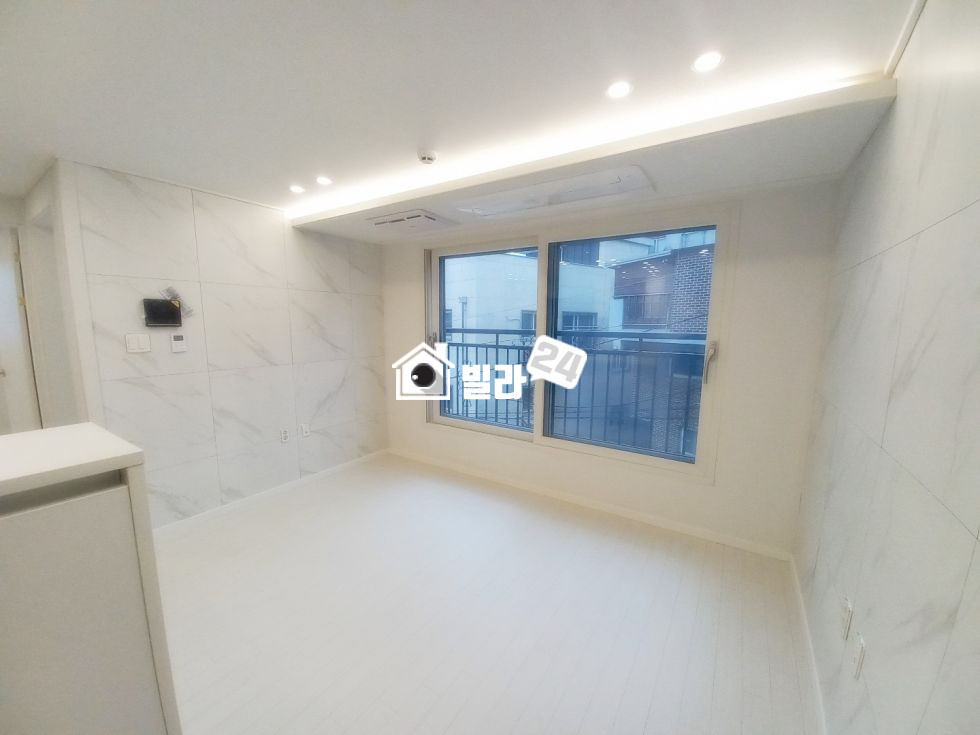 서울 금천구 독산동 ★금천구청역세권 / 독산동 귀한 쓰리룸 / 투룸도 있어요 / 인테리어 너무 깔끔 ,수납공간 많아요!! 분양 매물번호 34779 사진 1
