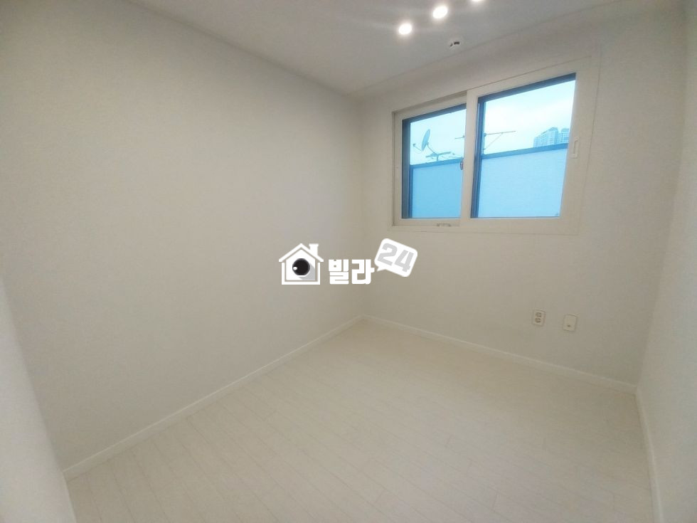 서울 금천구 독산동 ★금천구청역세권 / 독산동 귀한 쓰리룸 / 투룸도 있어요 / 인테리어 너무 깔끔 ,수납공간 많아요!! 분양 매물번호 34779 사진 8