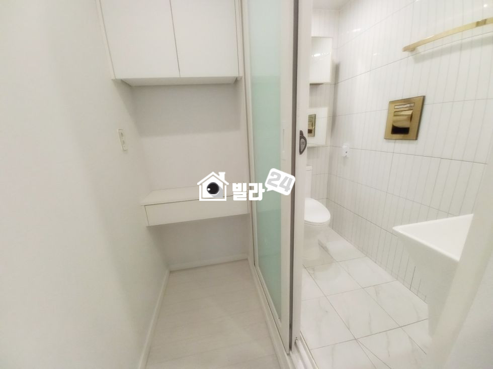 서울 금천구 독산동 ★금천구청역세권 / 독산동 귀한 쓰리룸 / 투룸도 있어요 / 인테리어 너무 깔끔 ,수납공간 많아요!! 분양 매물번호 34779 사진 10