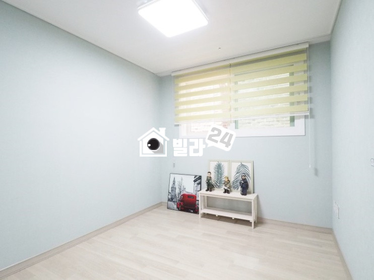 서울 강동구 길동 ▶▶ 길동역 5호선 도보3분 역세권 와우~~!!!!! ◀◀ 각종 편의시설 및 공공기관 아파트 밀집지라 조용해요~~~!!! 119 안전센터✔ 농수산물백화점✔ 길동초등학교✔ 스타벅스✔ 너무 좋은 인테리어 쓰리룸 현장 이에요~~~❣❣❣ 분양 매물번호 32582 사진 4